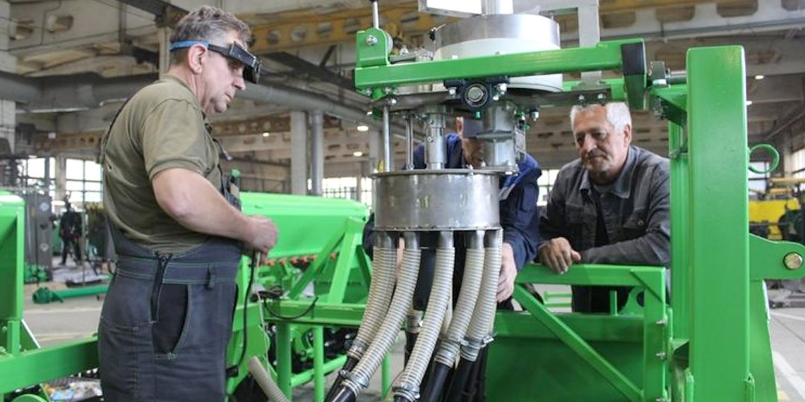 Филиал Омского АНЦ нарастил выпуск сельхозтехники и объём продаж