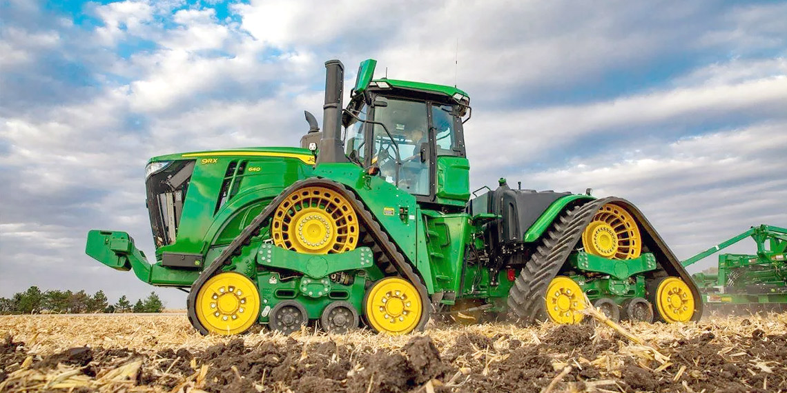 Компания John Deere представила новую серию тракторов 9R