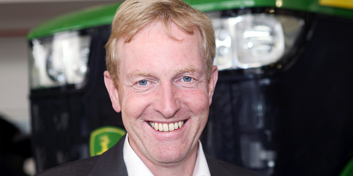 сказал Берген Нельсон John Deere